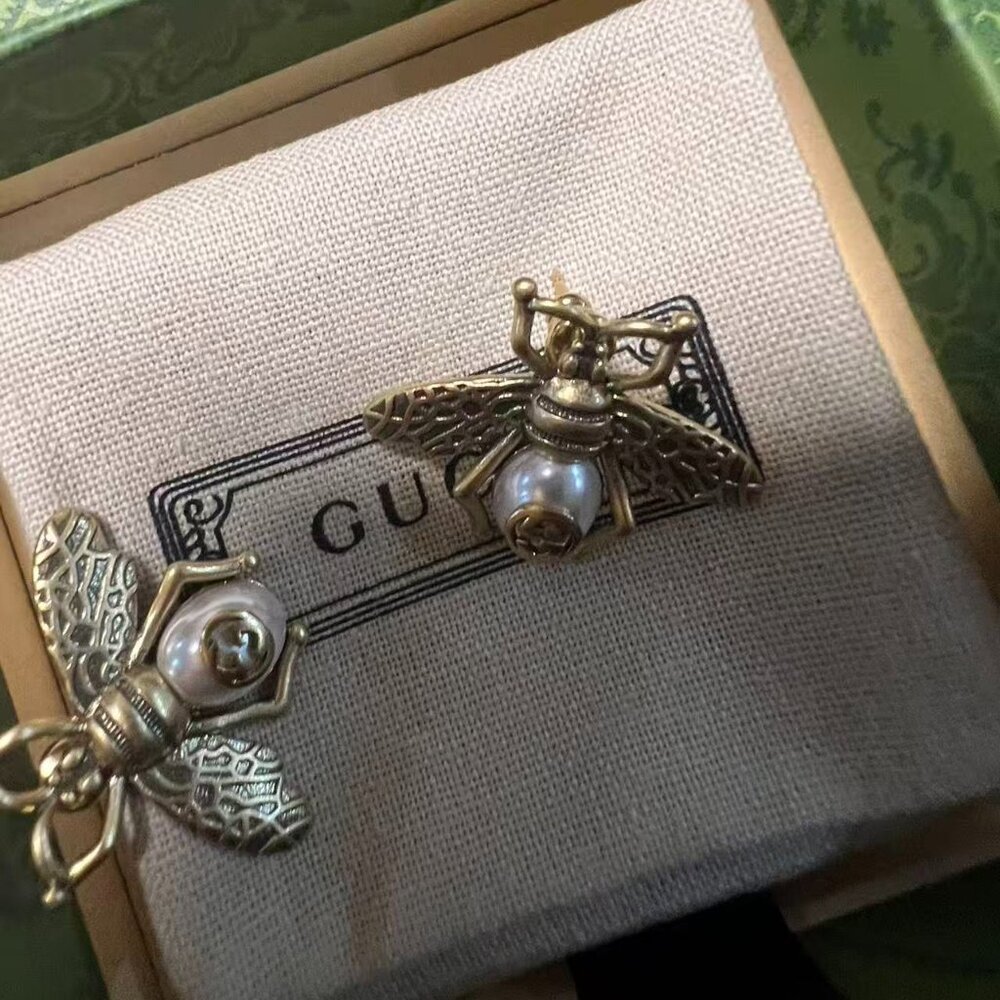 New Gucci bee earrings with box and bag - Picture 3 of 6
